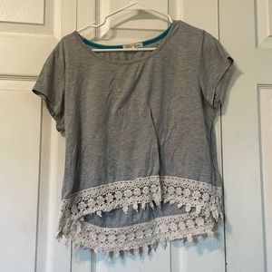 Gray cropped shirt